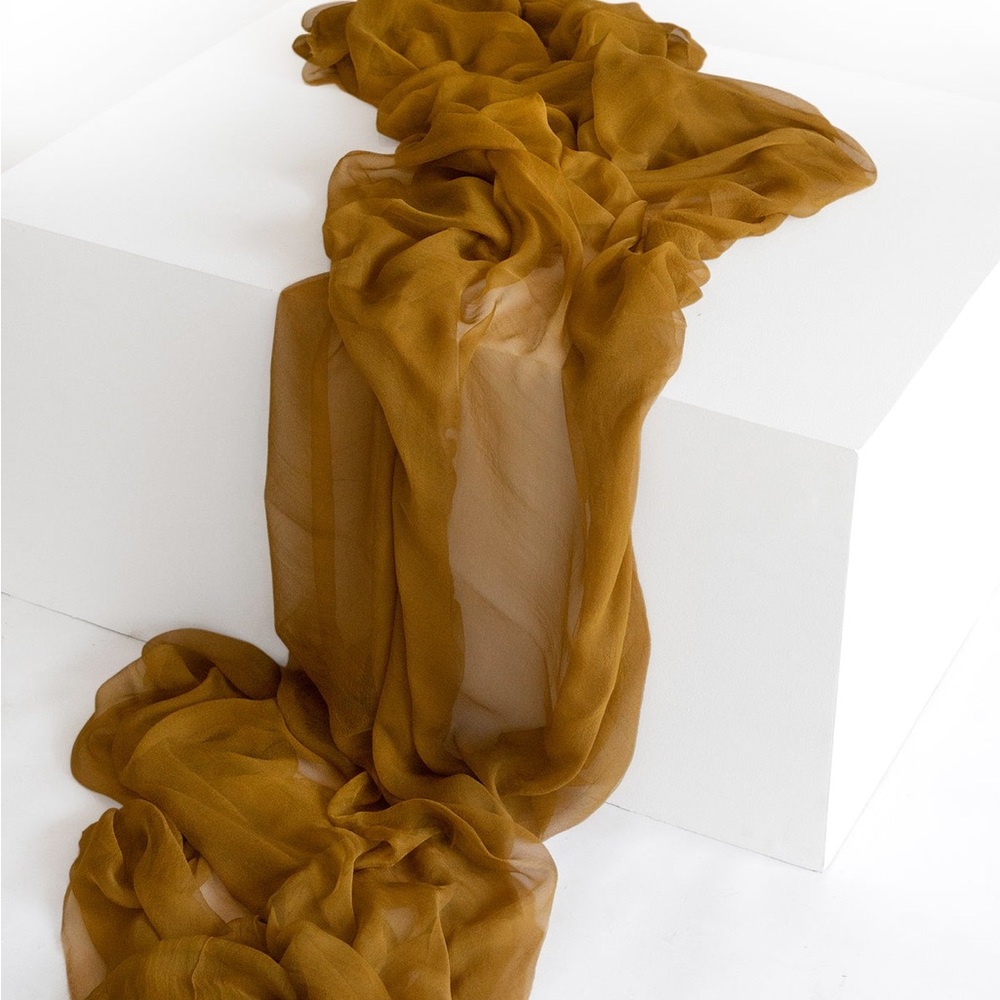 Tono + Co | Silk Gossamer Textile in Oro (4) Runners